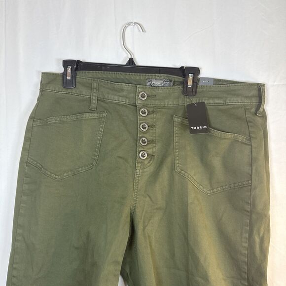 Women’s Torrid Crop Wide Leg Stretch Twill High Rise Patch Pant Green NWT - Picture 4 of 15